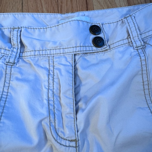 LOFT size 8 light khaki cropped cargo pants. - Picture 2 of 7